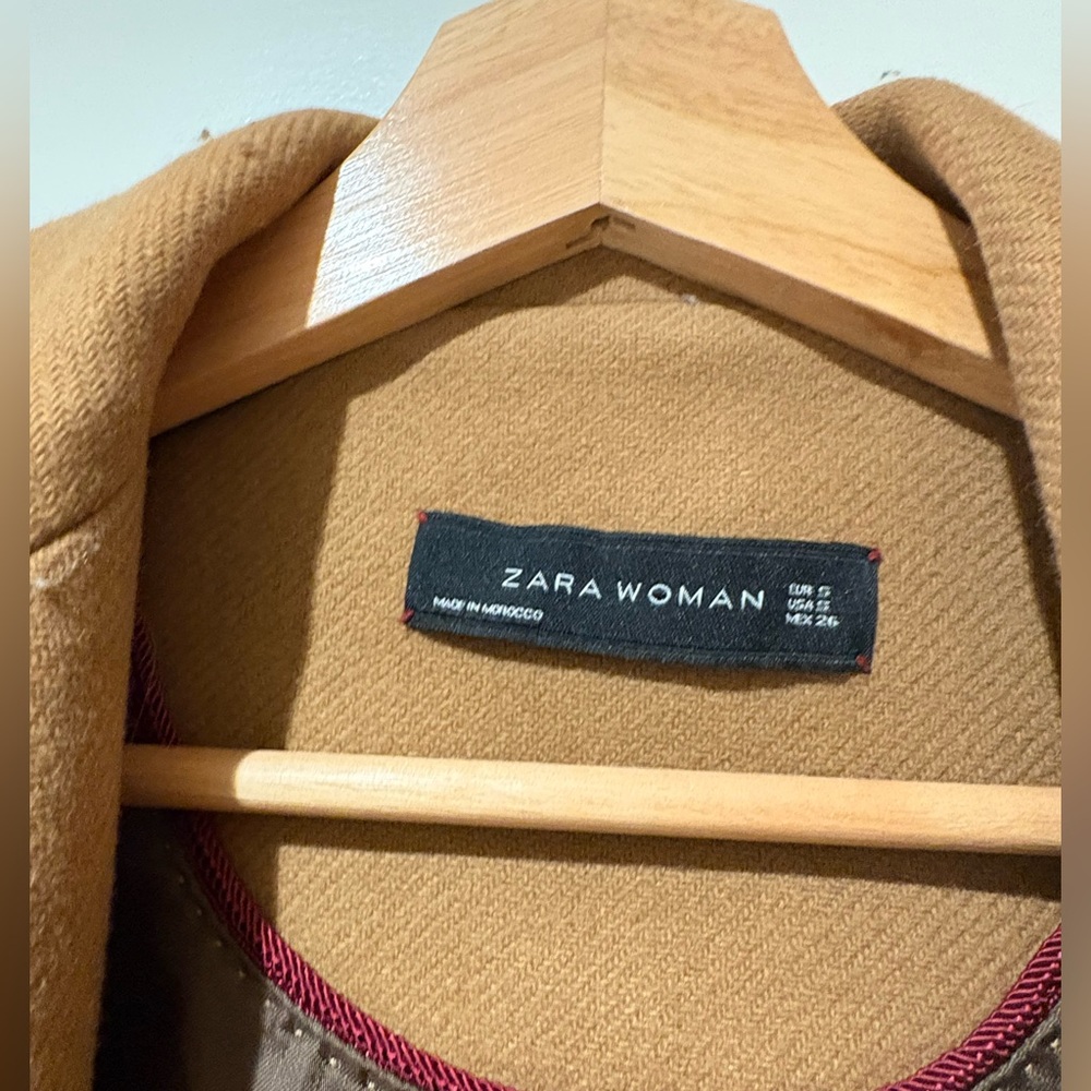 Zara Wool Blend Coat. Size Small. See light water discoloration on lapel.